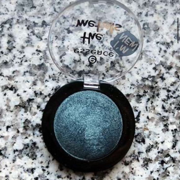*NEW Essence The Metals Eyeshadows Set of 3- 4g each! - Picture 7 of 7